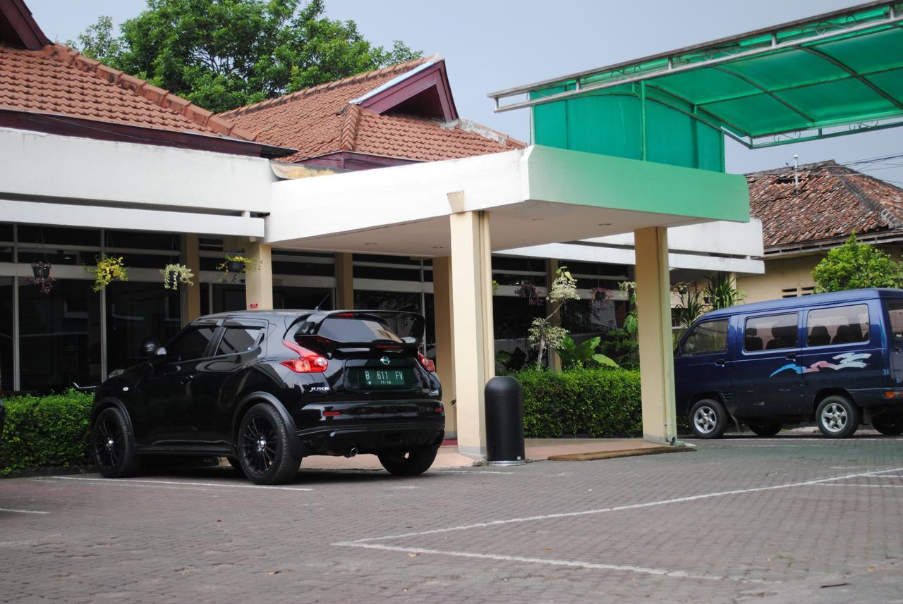 Hotel Wisata Baru Serang Exterior foto